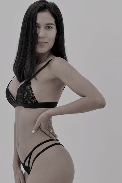 Performer ShaletDuke Photo 6