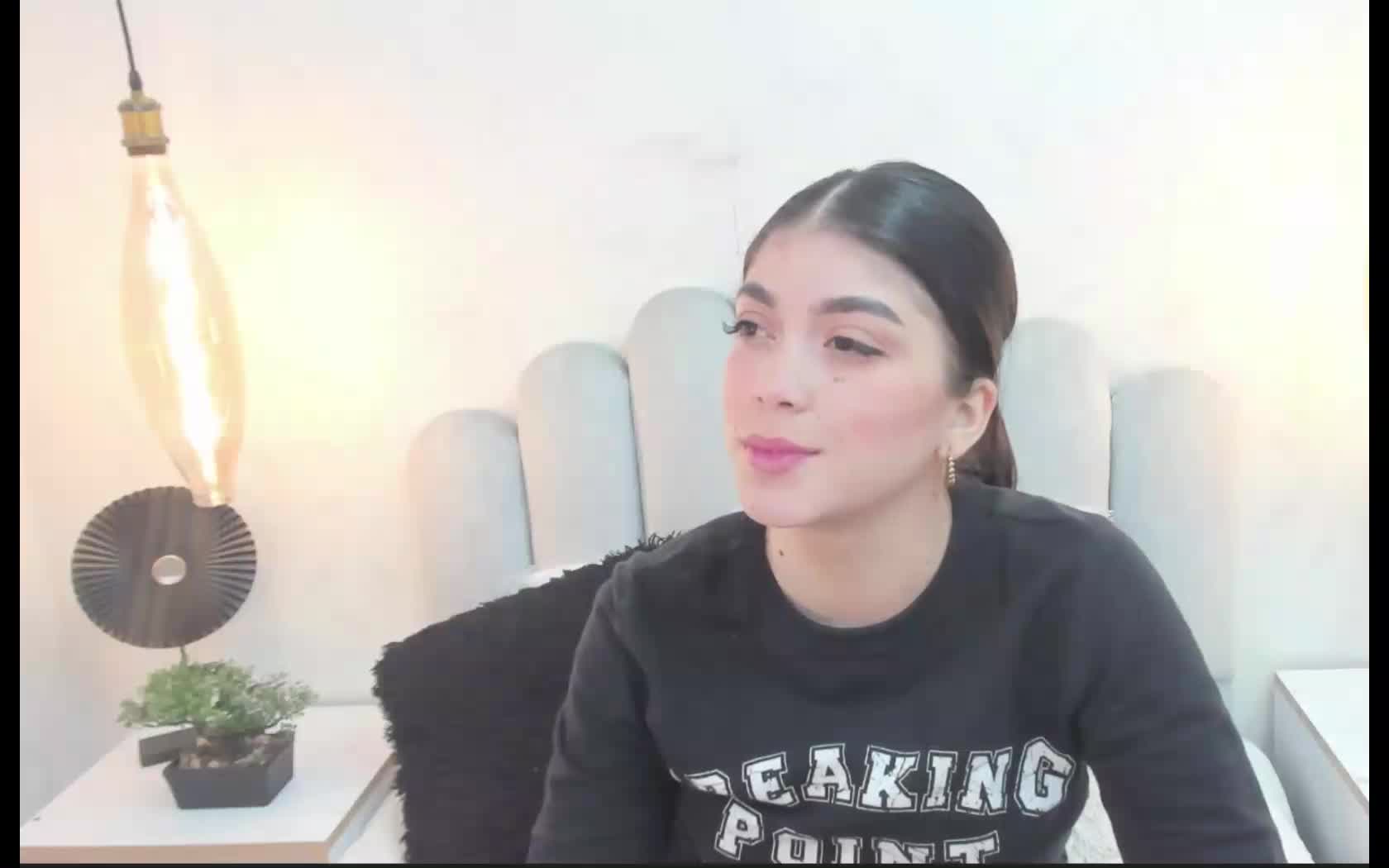 Performer NattiSuarez Video 1