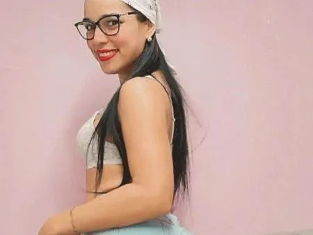 Imagen de perfil de modelo de cámara web de IvonneSilva