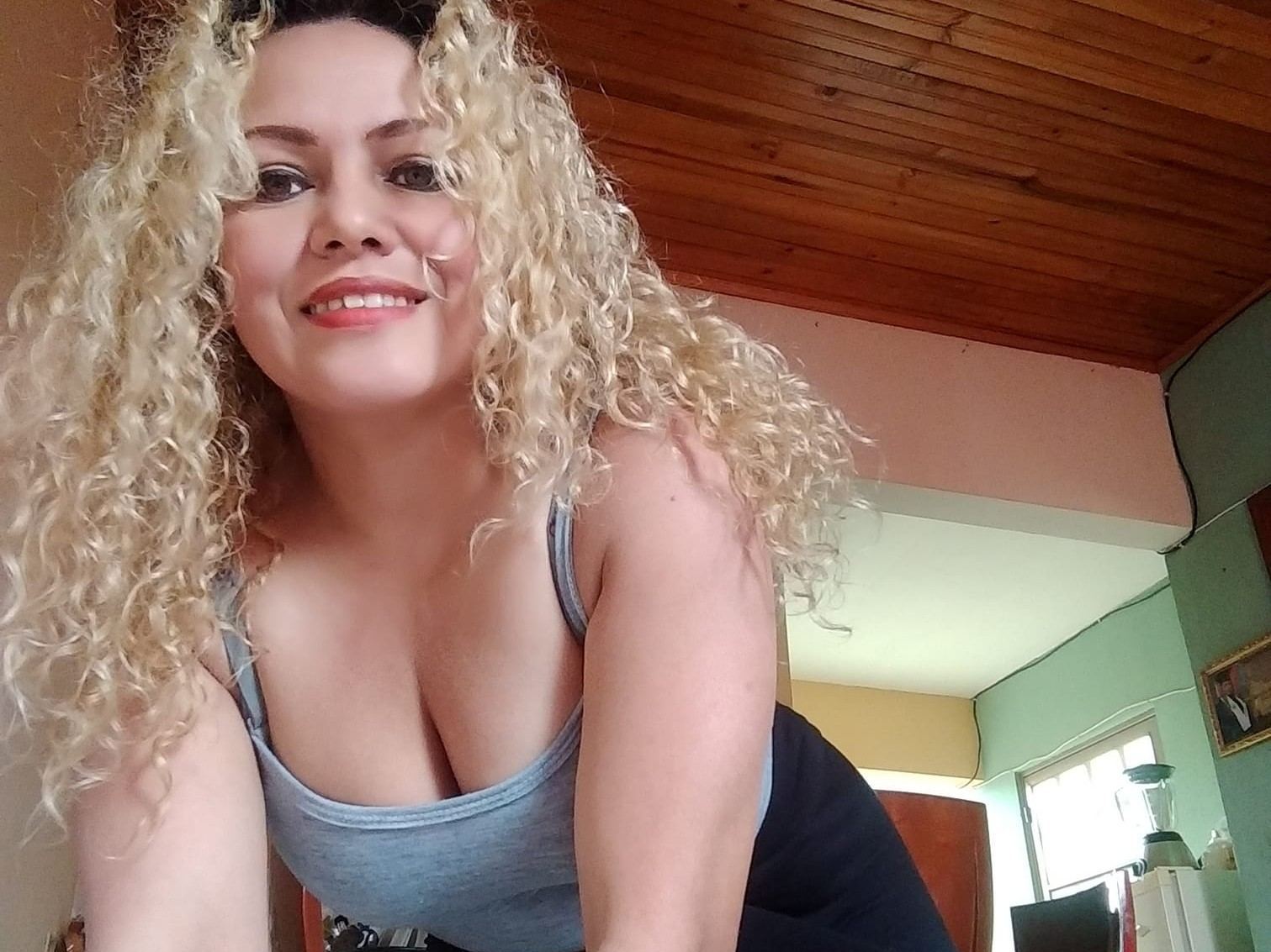 Foto de perfil de modelo de webcam de Dora19 