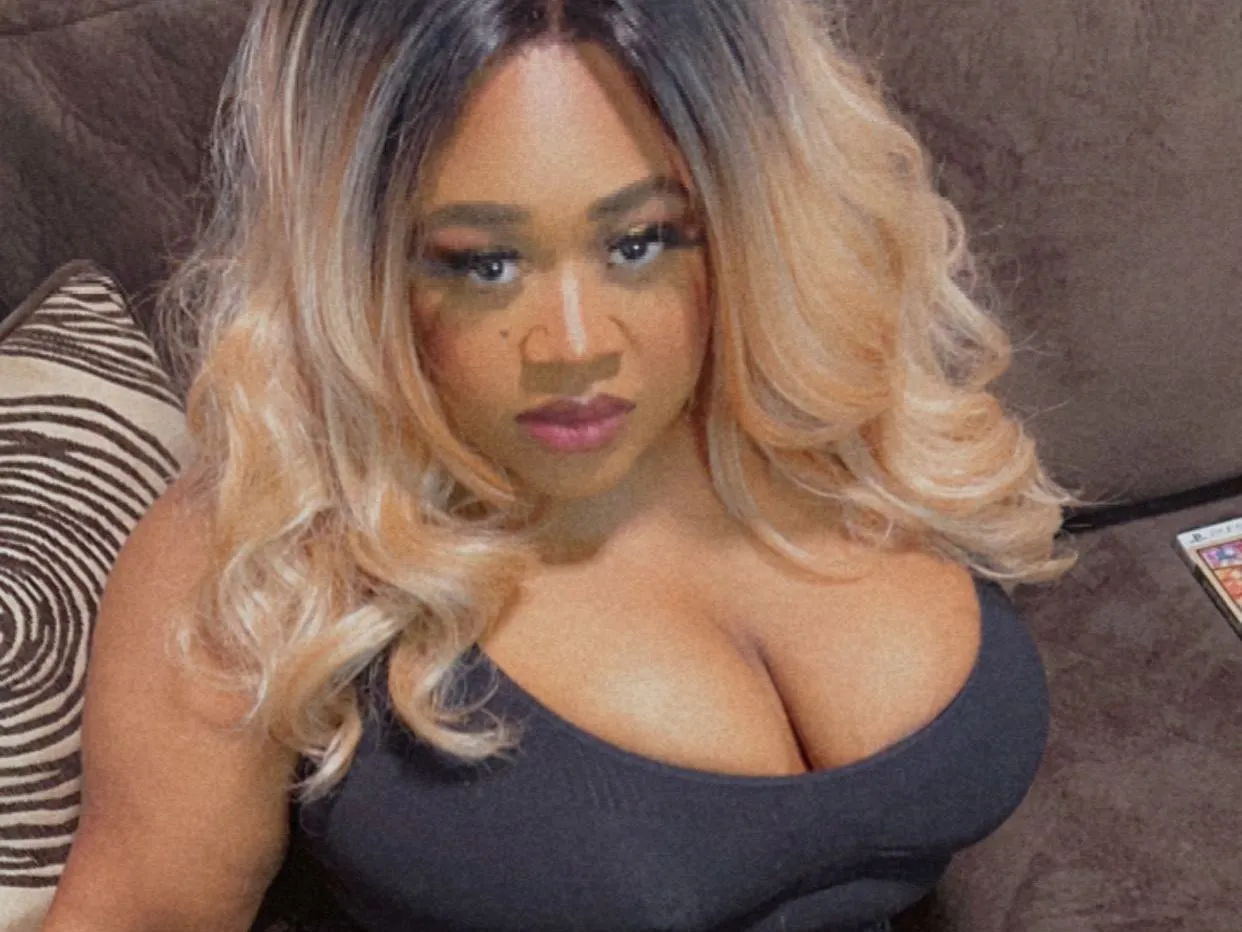 StormBentley profielfoto van cam model