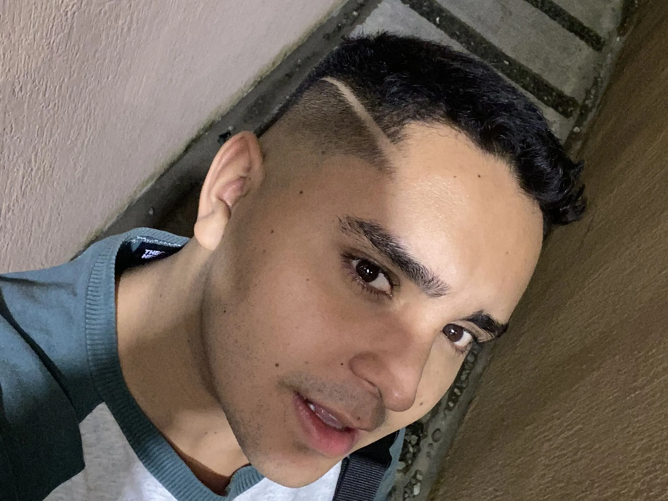 MaxWall profilbild på webbkameramodell