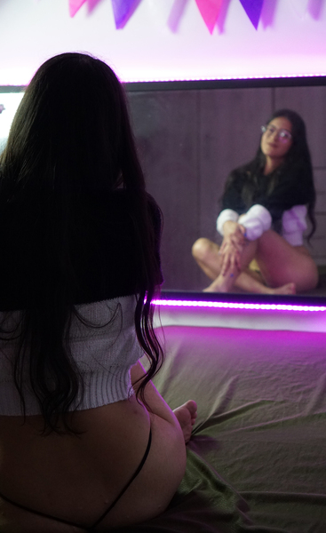 Performer ChristiinaJames Photo 2