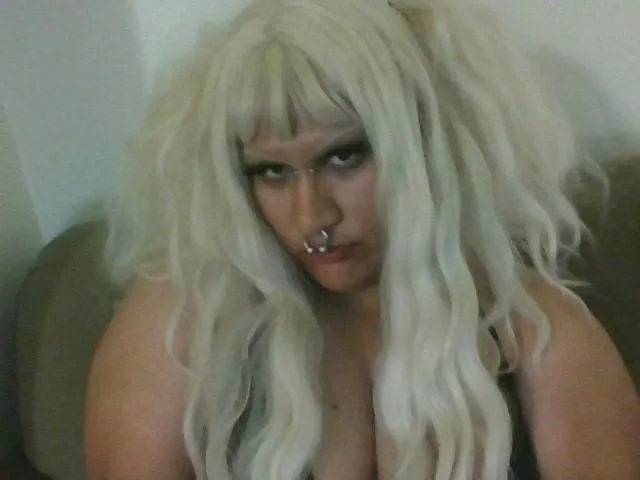 Image de profil du modèle de webcam AnikaTchochke