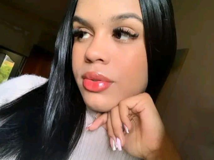 Imagen de perfil de modelo de cámara web de SweetManu18