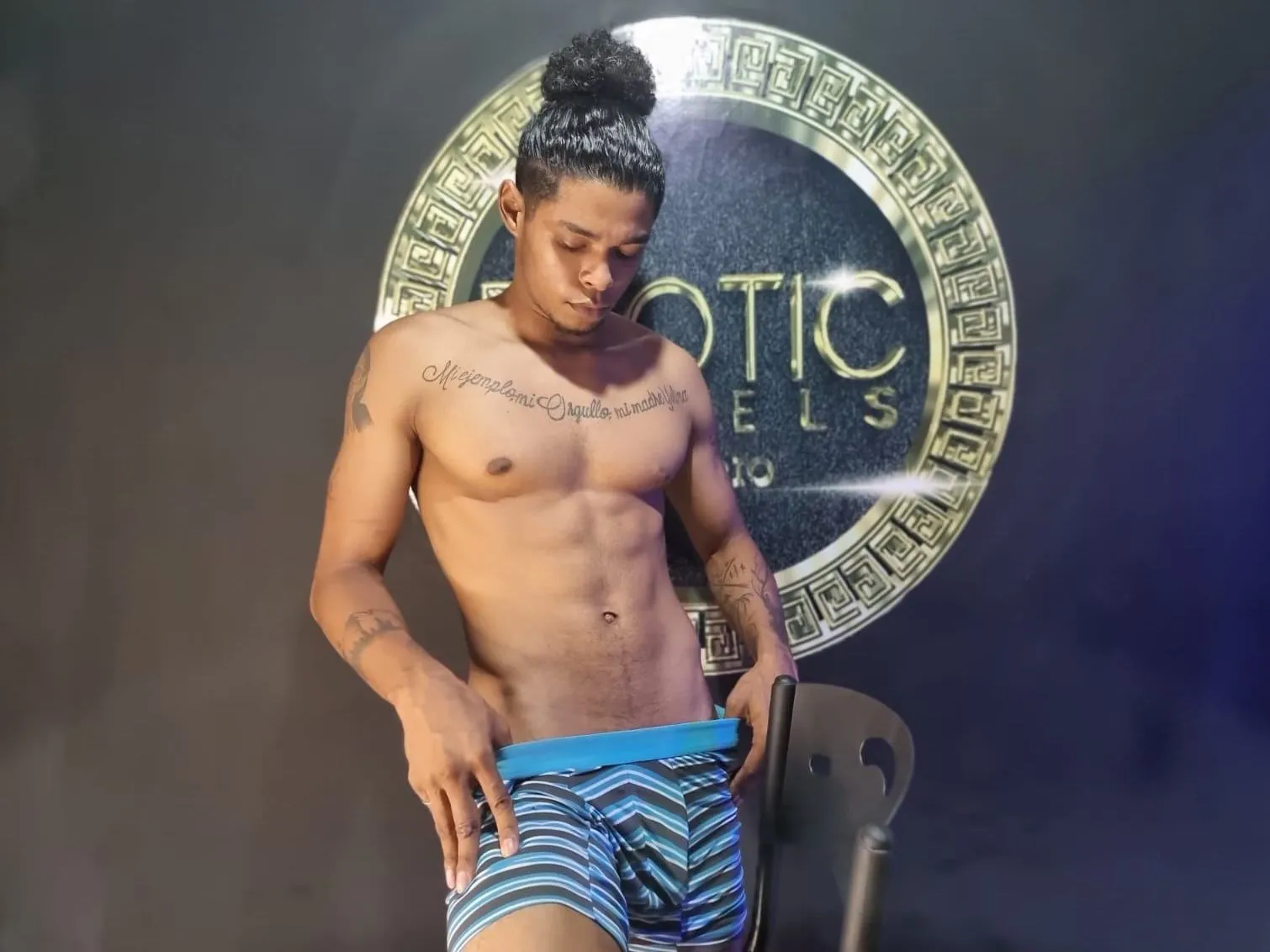 BlackHotCock cam model profile picture