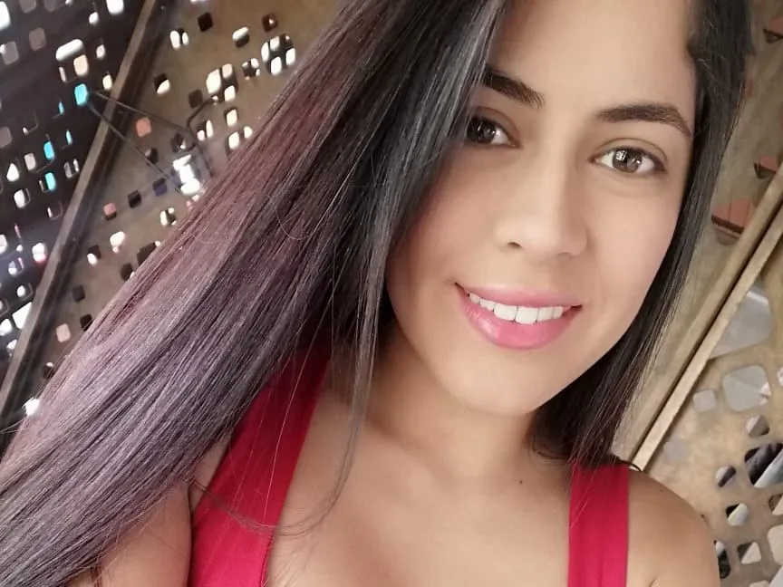 MoniqueCoral immagine del profilo del modello di cam