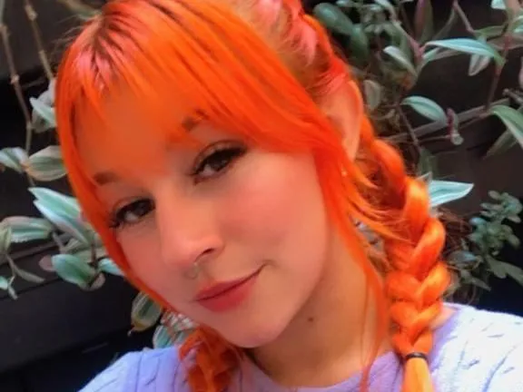 Ginger444 profilbild på webbkameramodell