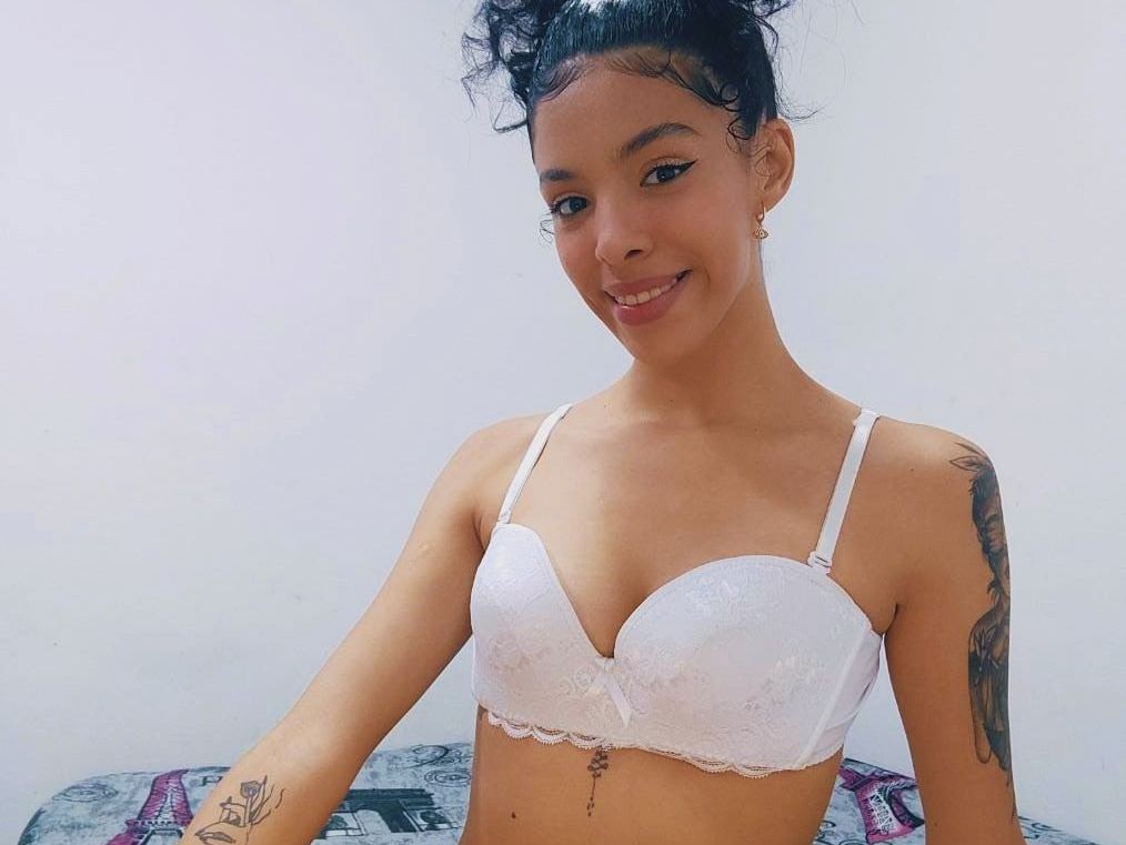 Image de profil du modèle de webcam Isnany