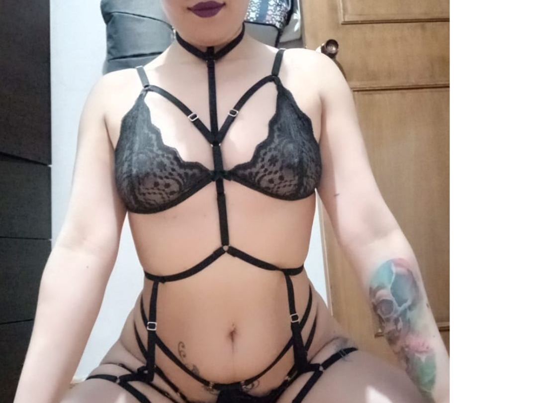 DollAthenaXxX cam model profile picture 