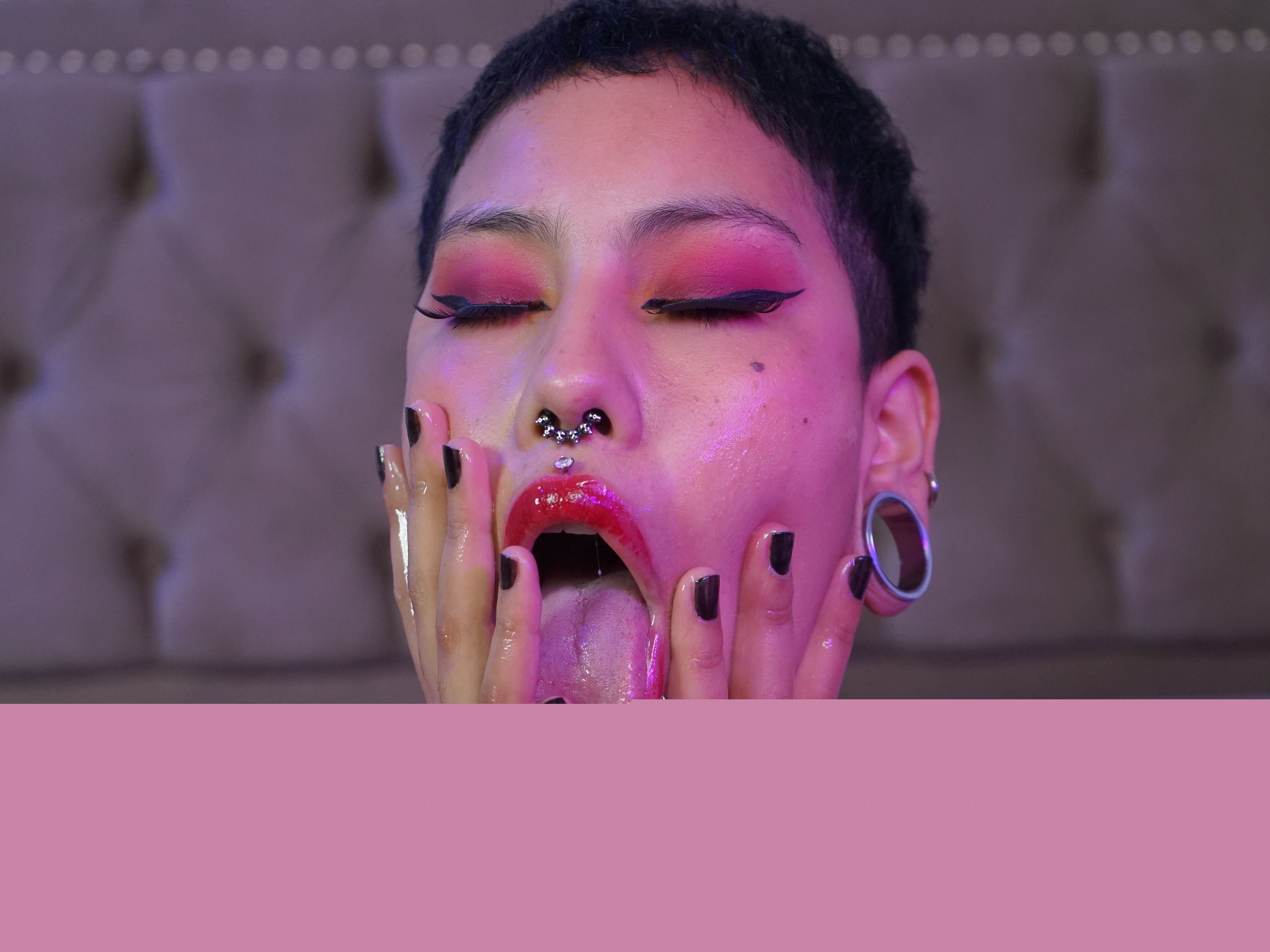 Imagen de perfil de modelo de cámara web de YokoLennon