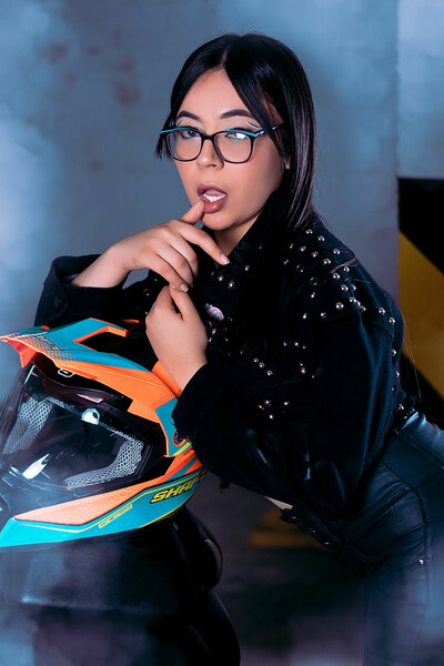 Performer EmiliaSsanders Photo 2