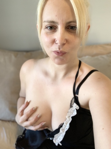 Artist EllieSoSubmissive Foto 11