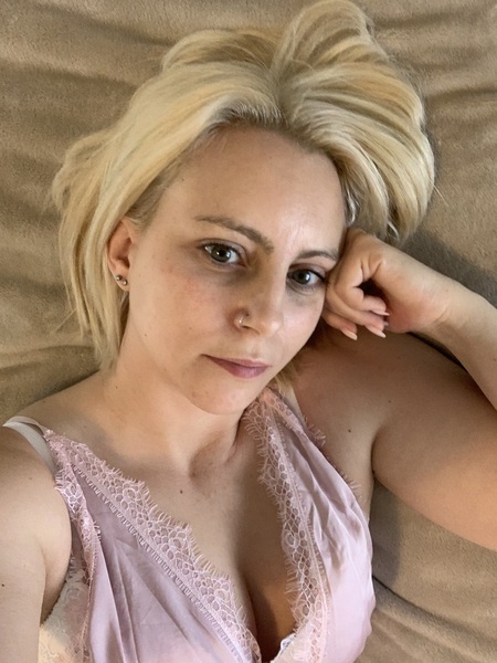 Artist EllieSoSubmissive Foto 7