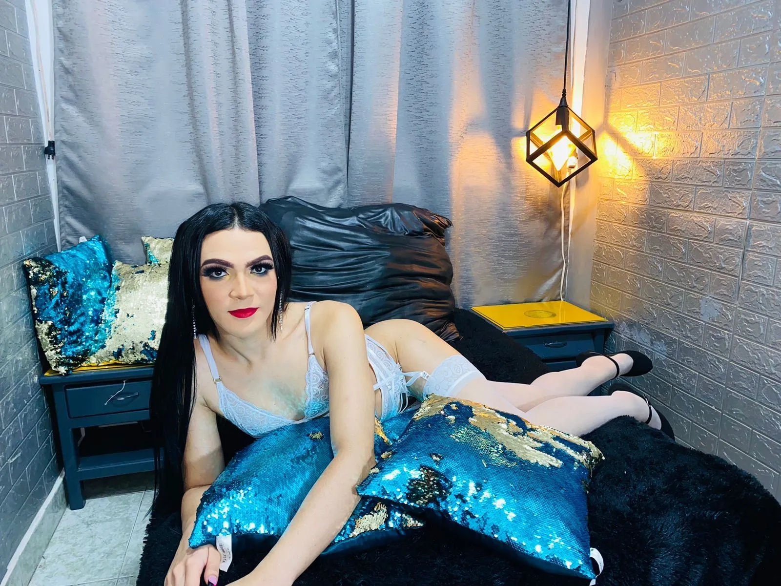cristalldollbigdick profielfoto van cam model