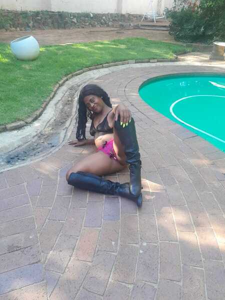 Performer MiddnightFantasy Photo 8