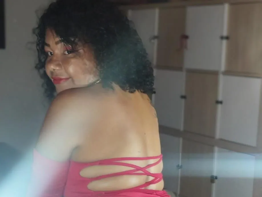 AliceKM profielfoto van cam model