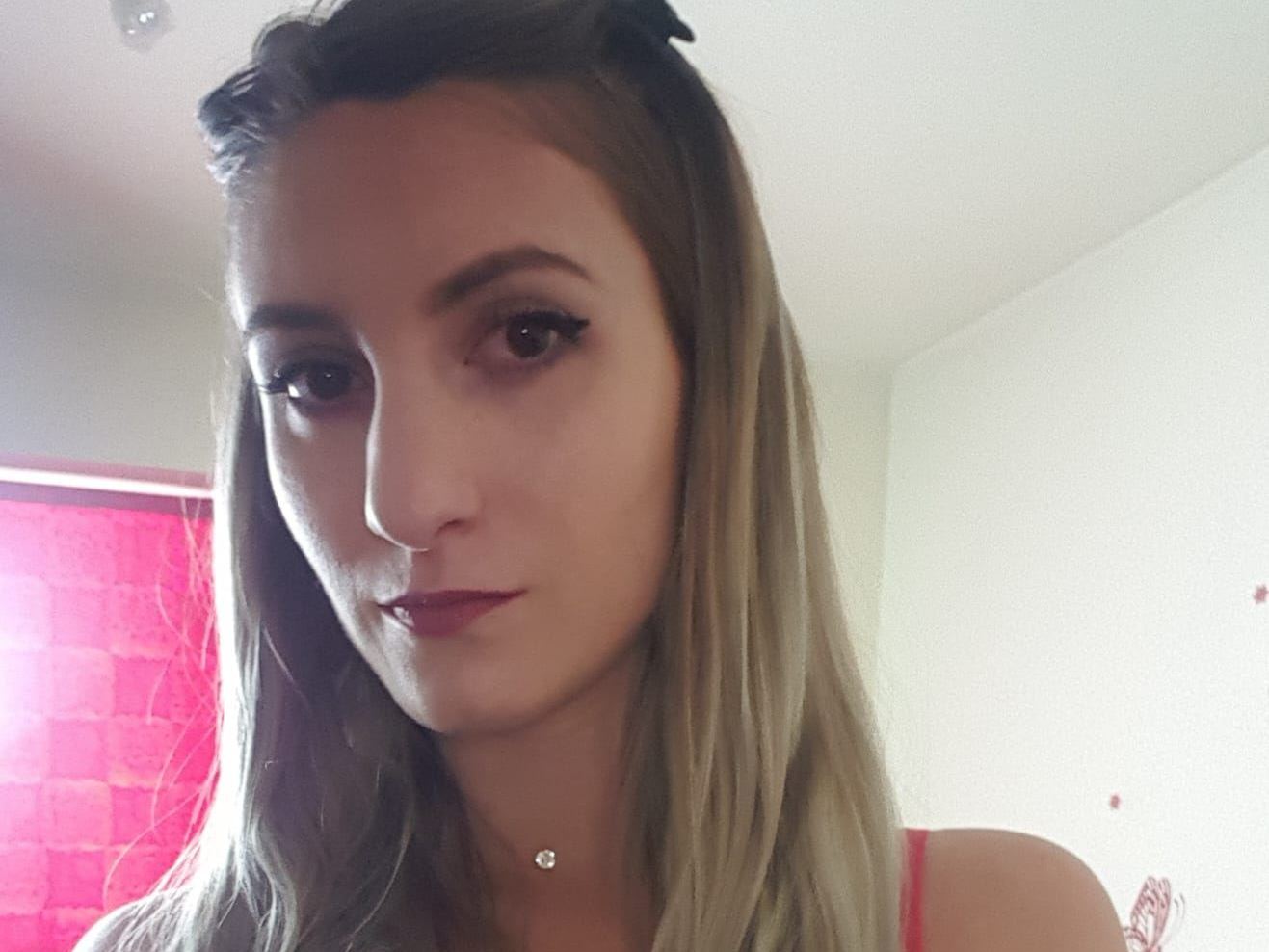 Foto de perfil de modelo de webcam de RoxaneQuinn