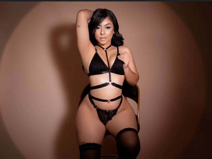 Imagen de perfil de modelo de cámara web de ShaylaCop