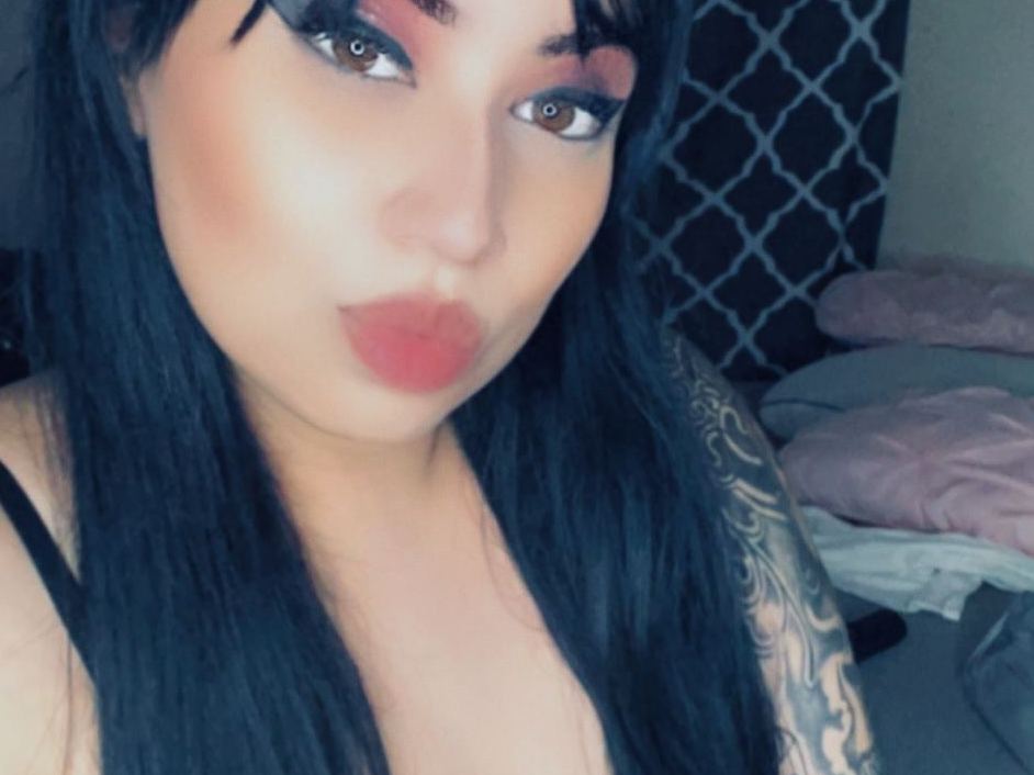 NikkiNicoleee cam model profile picture 