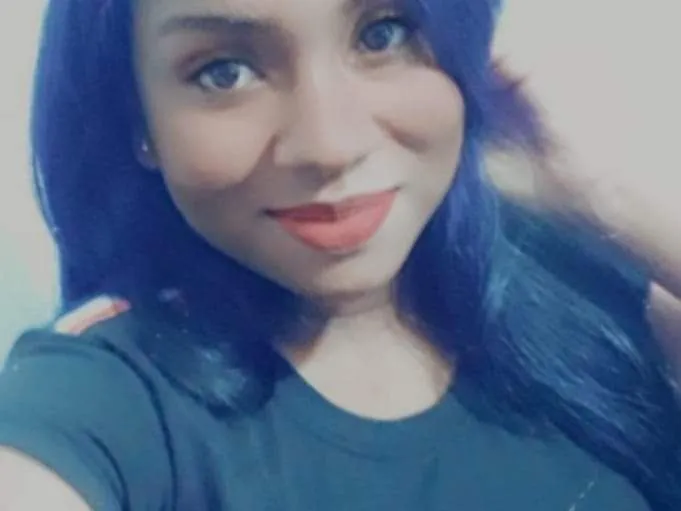 zoerizzo profilbild på webbkameramodell