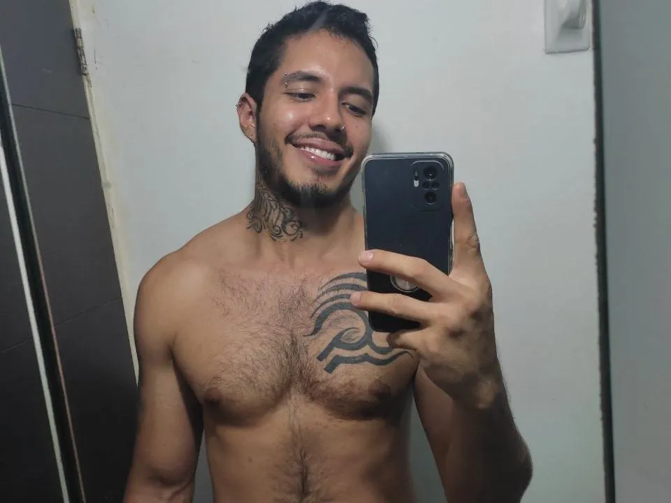 Foto de perfil de modelo de webcam de TayronGonzales