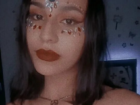 LuciaFox18 profilbild på webbkameramodell