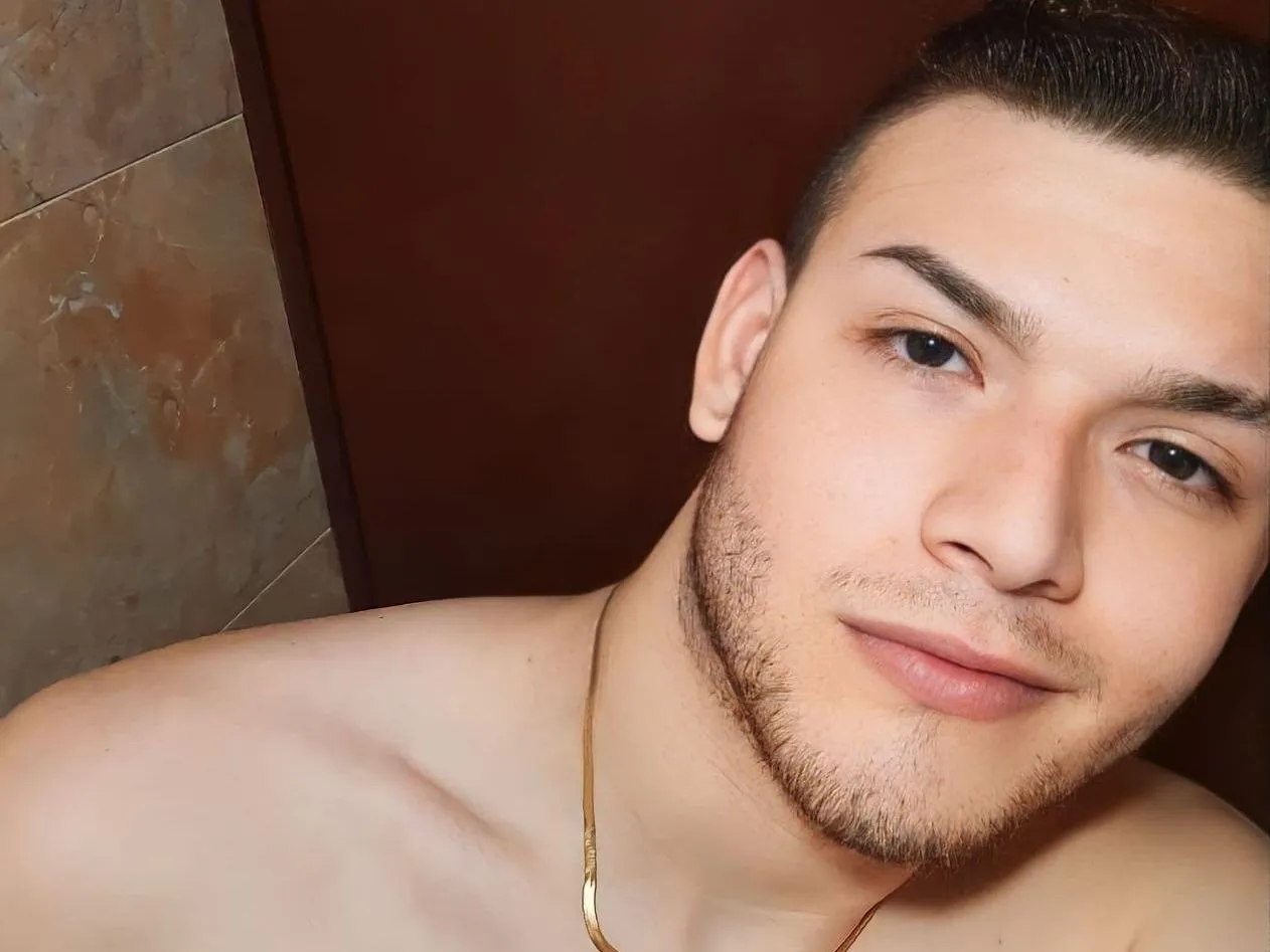 axxeltravel111 cam model profile picture