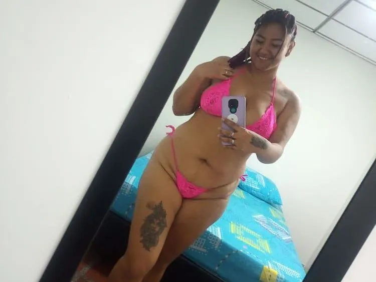 Imagen de perfil de modelo de cámara web de caroandrea