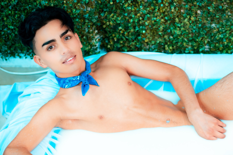 Performer OwenBlue Photo 2