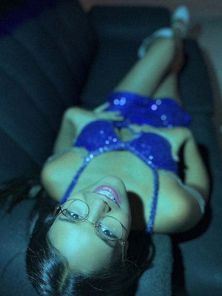 Performer LunaHiller Photo 10