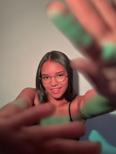 Performer LunaHiller Photo 4