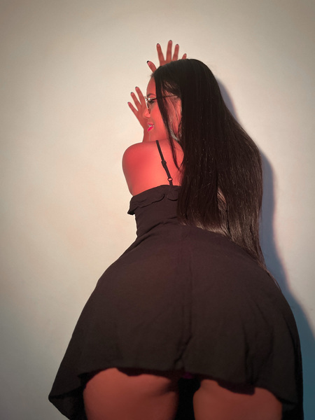 Performer LunaHiller Photo 3