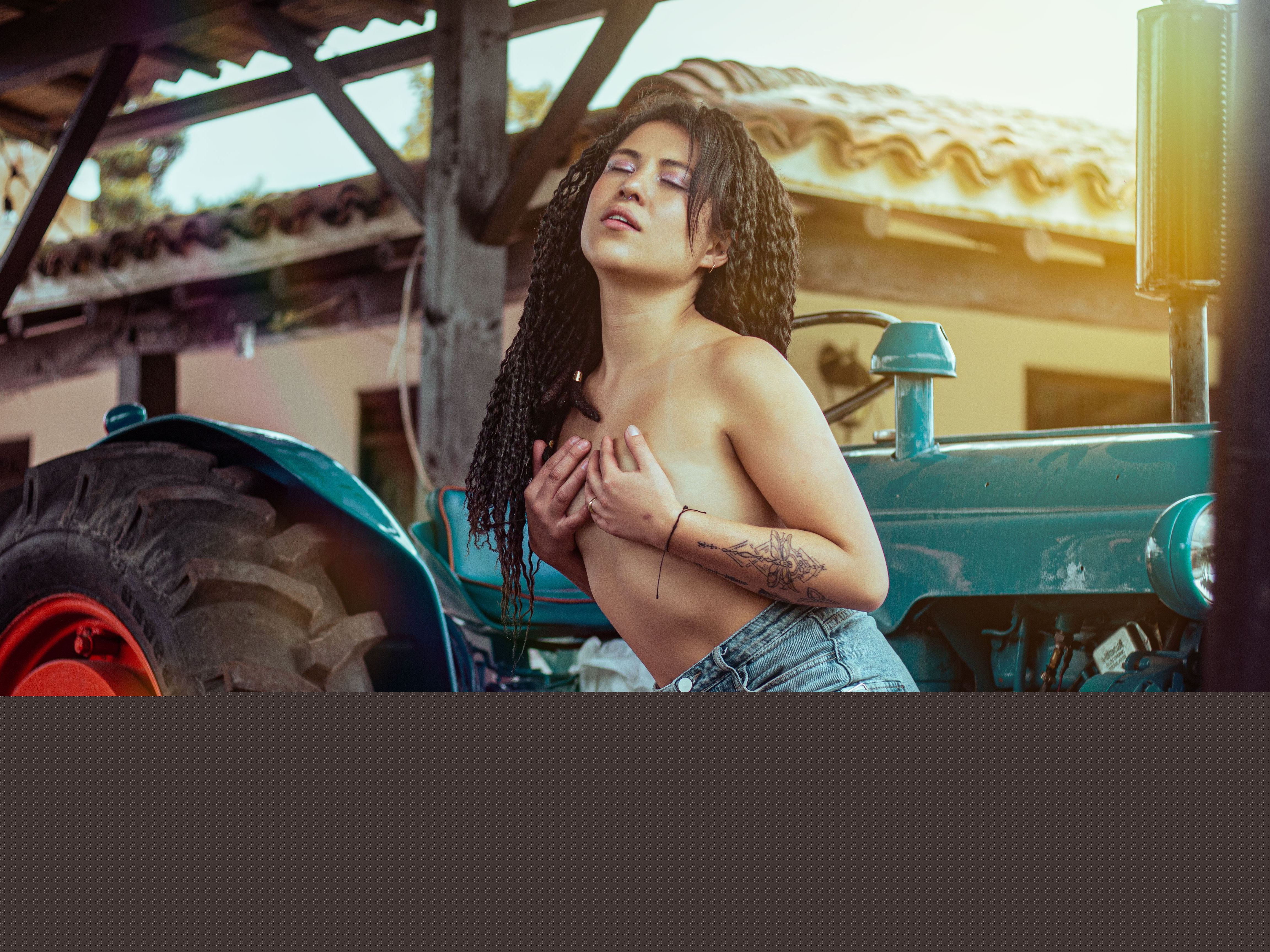 Imagen de perfil de modelo de cámara web de DeniseVarisov