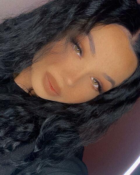 Performer katiebubbles Photo 4