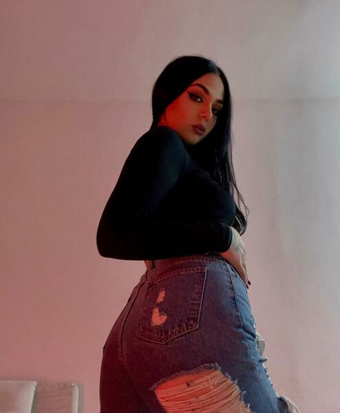 Performer katiebubbles Photo 9