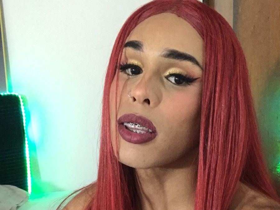 ariieljones profilbild på webbkameramodell