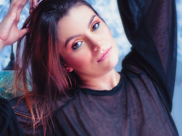 Performer NixGrey Photo 4