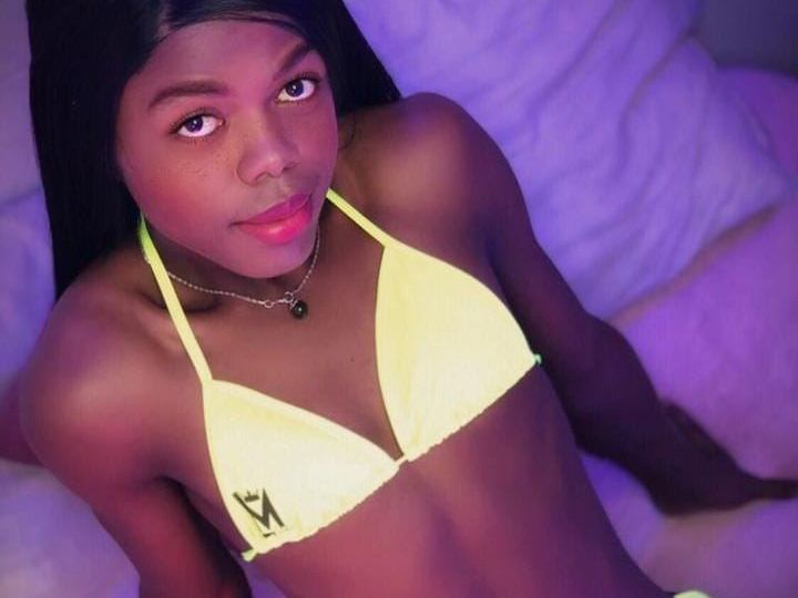 Image de profil du modèle de webcam LADIVAZAXX