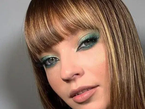 Imagen de perfil de modelo de cámara web de EmiliiaFox