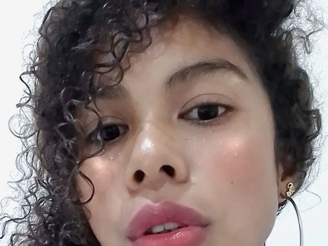 Imagen de perfil de modelo de cámara web de Emma25