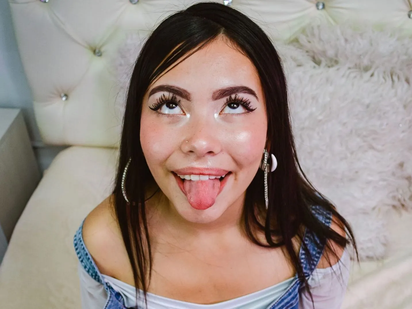 Imagen de perfil de modelo de cámara web de ZoeLaurentt