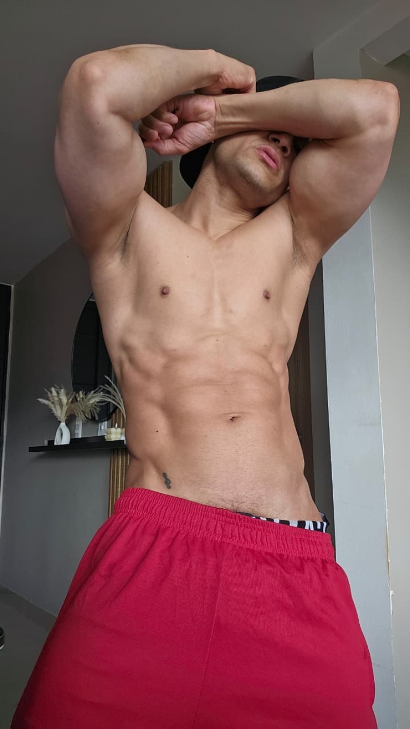 Performer PaulPolobg Photo 1