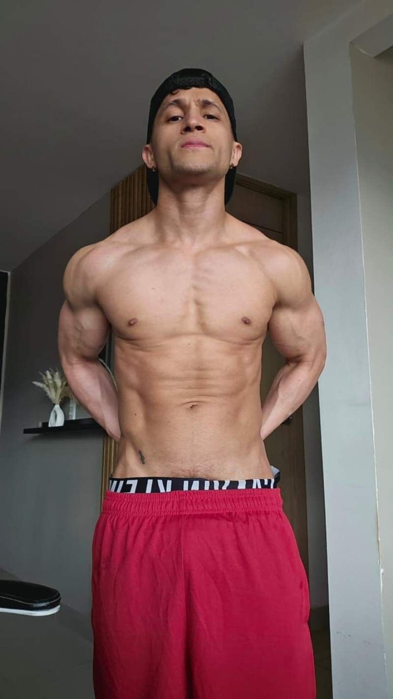 Performer PaulPolobg Photo 2