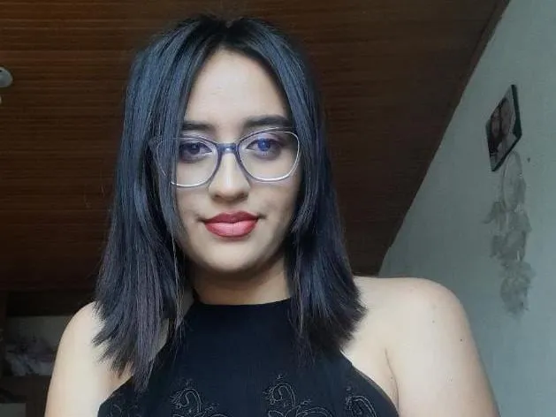 mashatylor profielfoto van cam model