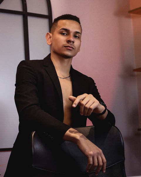 Performer MaxAndrew Photo 6