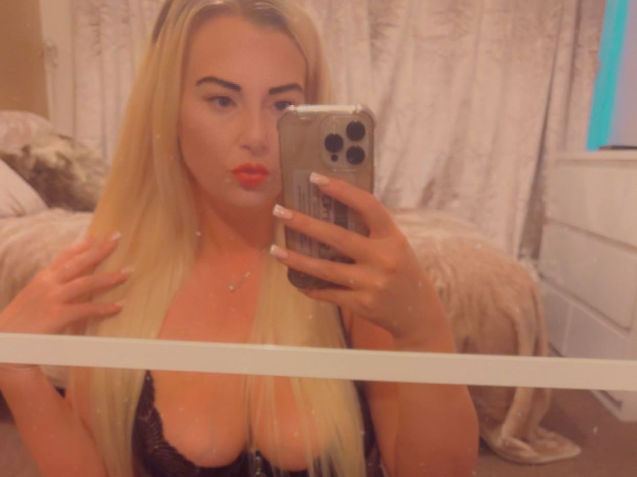 DeliciousCurvyDixi profilbild på webbkameramodell