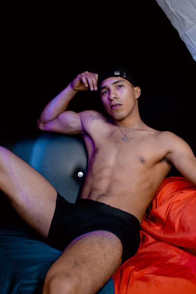 Performer MaxxxVega Photo 11