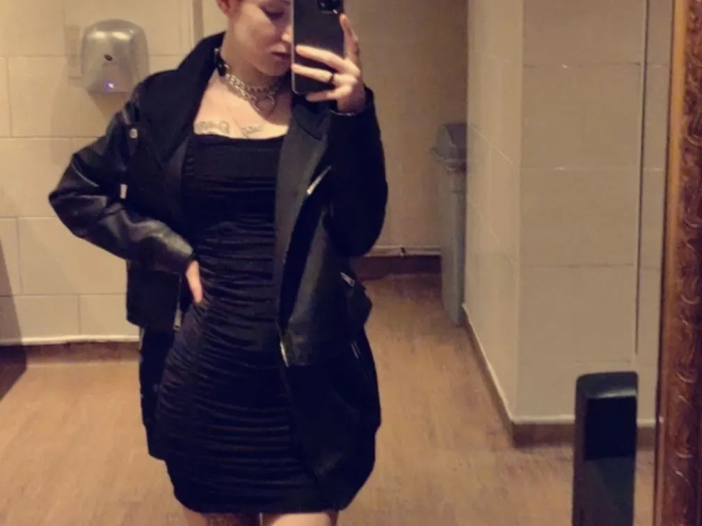 Image de profil du modèle de webcam ZaraLilley