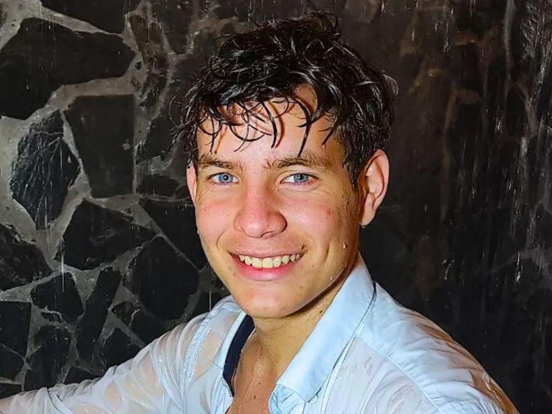 Image de profil du modèle de webcam AngeloFoster